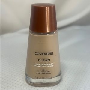 110 Classic Ivory - Covergirl Clean Liquid Foundation 30ml Water Based Light